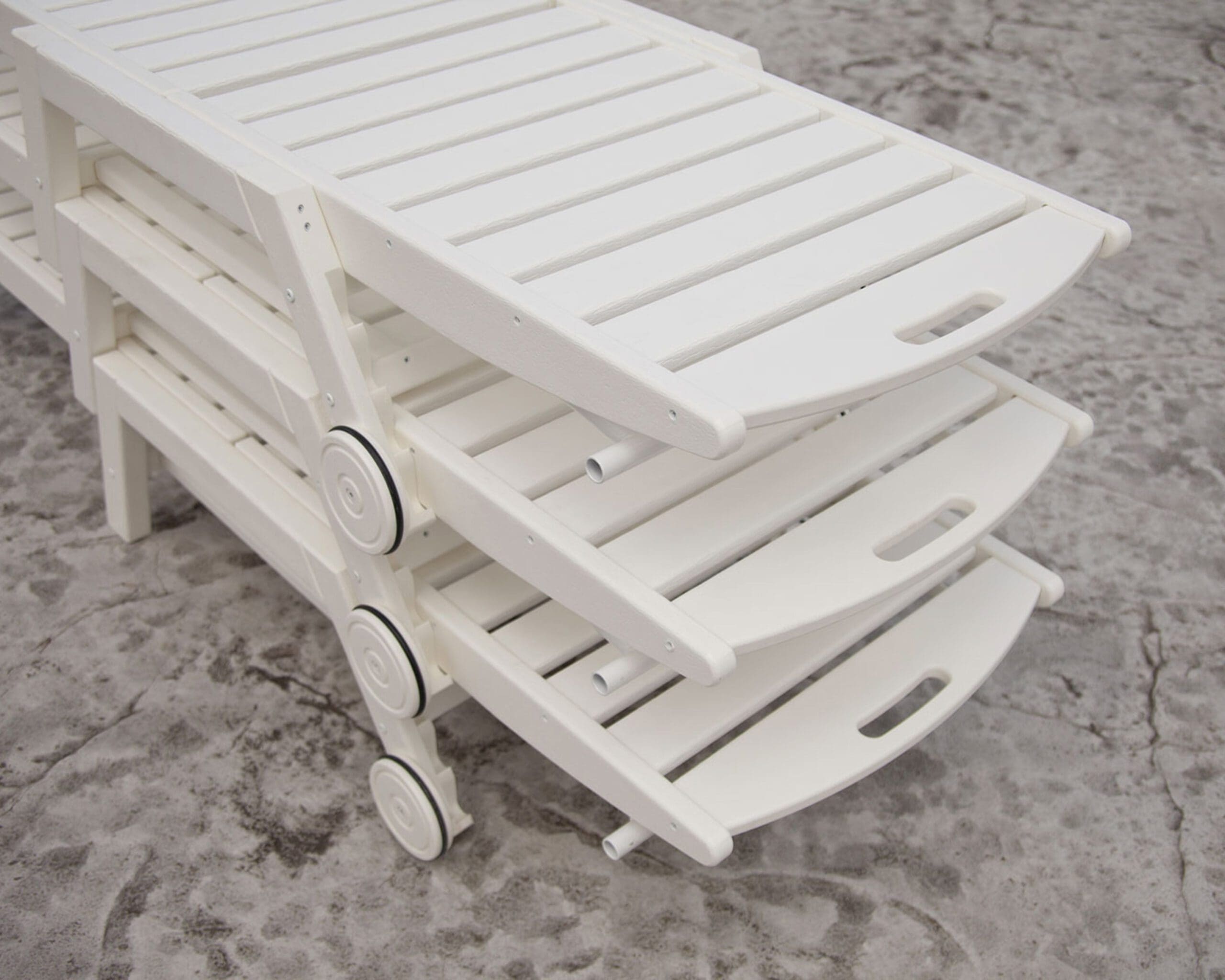 Nautical Chaise Lounge w/wheels - Image 2