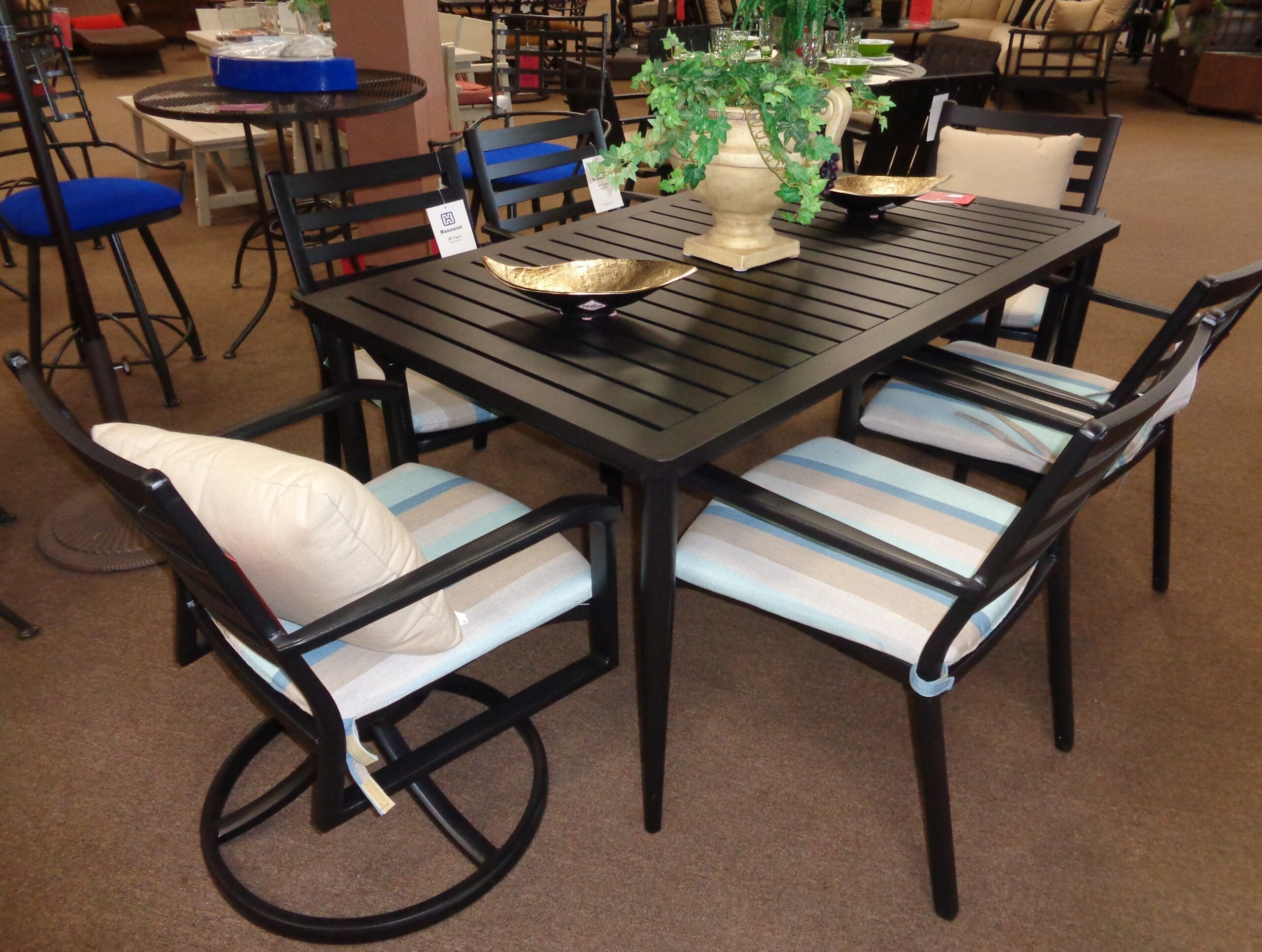 Carlisle 36 x 60 Dining Table