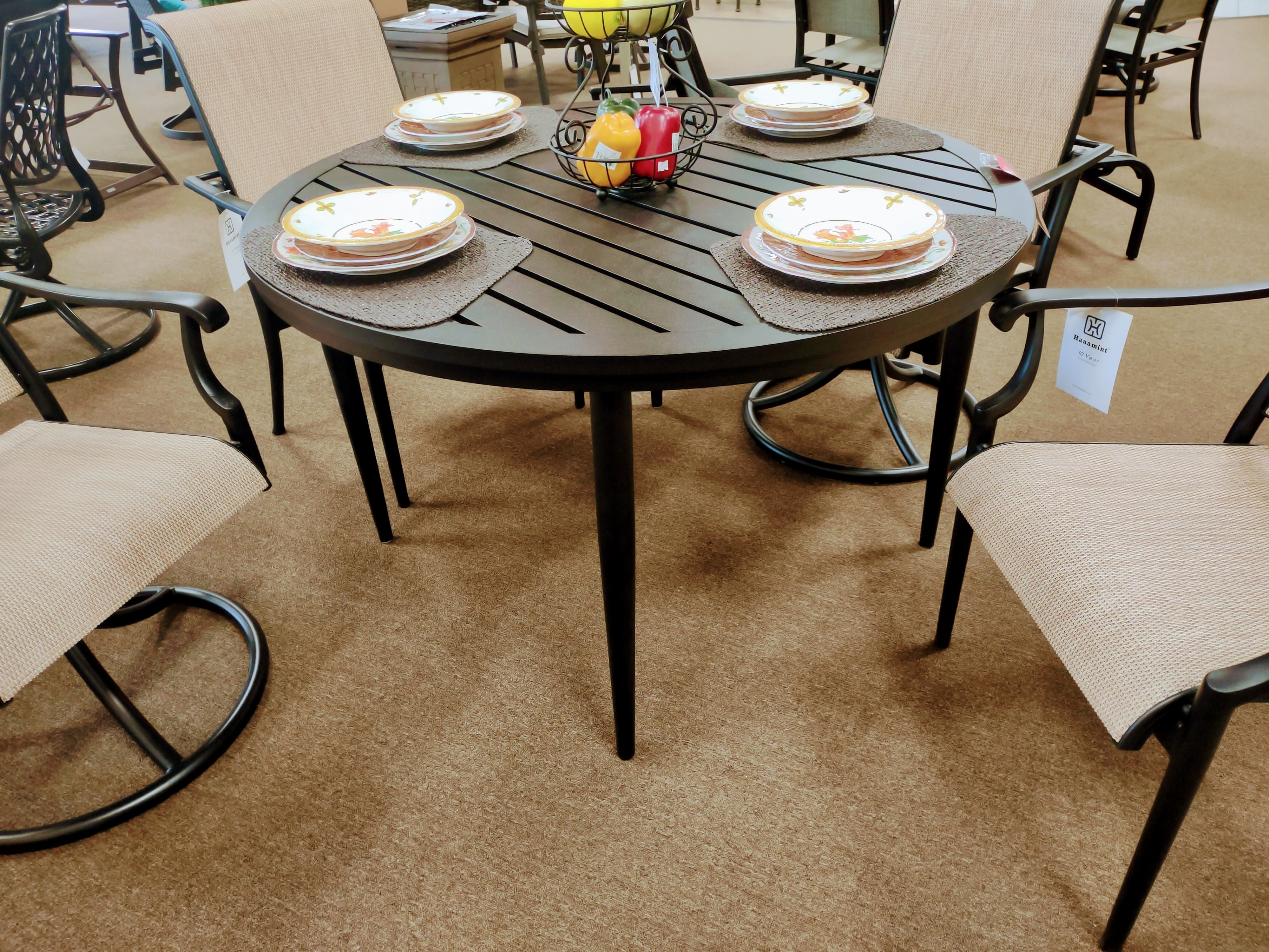 Carlisle 48 in Round Dining Table